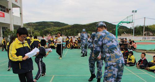 爆笑来袭战斗吧表情帝官方下载全新趣味挑战赛如何参与？游戏特色是什么？